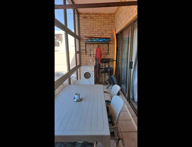 2 BEDROOM APARTMENT FOR SALE IN JEFFREYS BAY CENTRAL